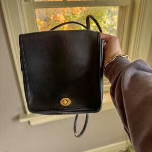 🖤 Classic VTG COACH 3105 Black Leather Pocket Purse Brass Turnlock Crossbody